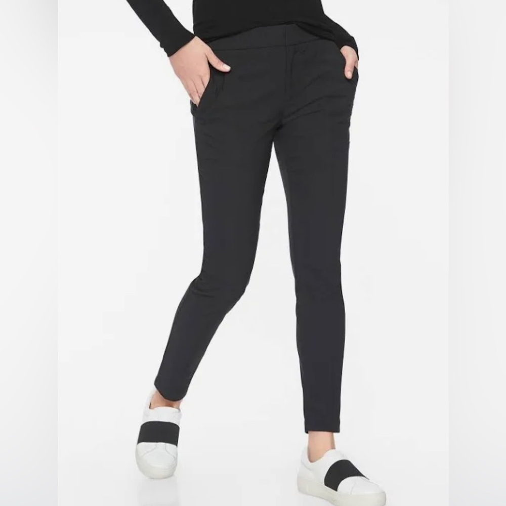 Black Athleta Wander Stash skinny pants in size 4 tall